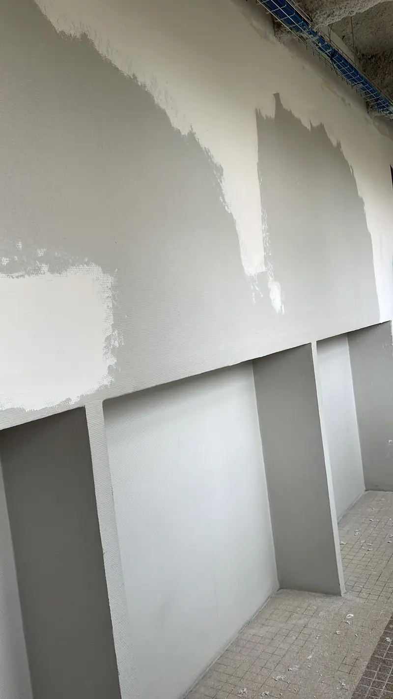 Réparation d'un mur en plâtre